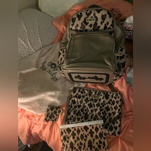 Itzy Ritzy Diaper Bag Bundle in Leopard